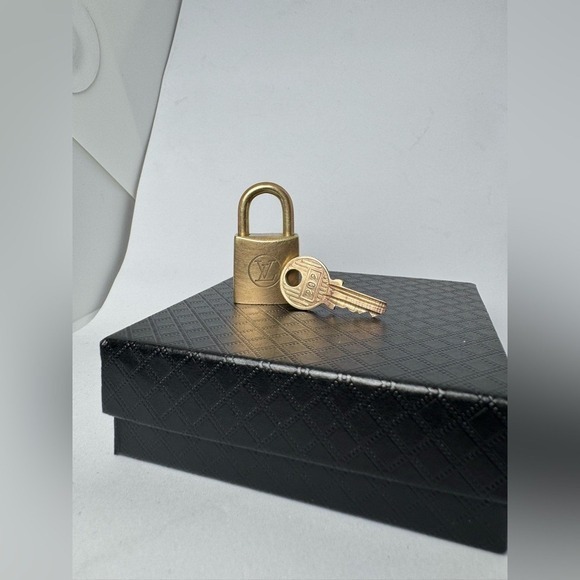 Vintage Louis Vuitton Padlock and Key #202 Gold Tone Authentic Collectible - Picture 1 of 9